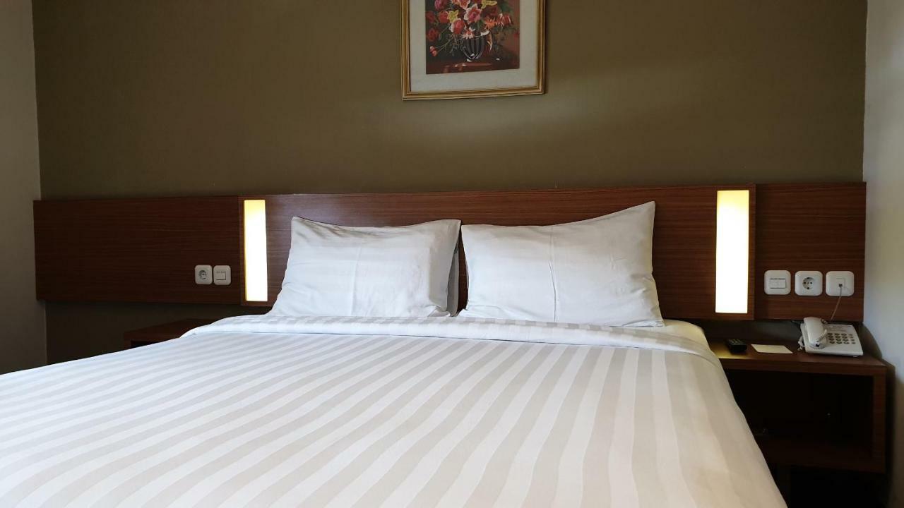 Biz Hotel City Center Ambon Eksteriør billede