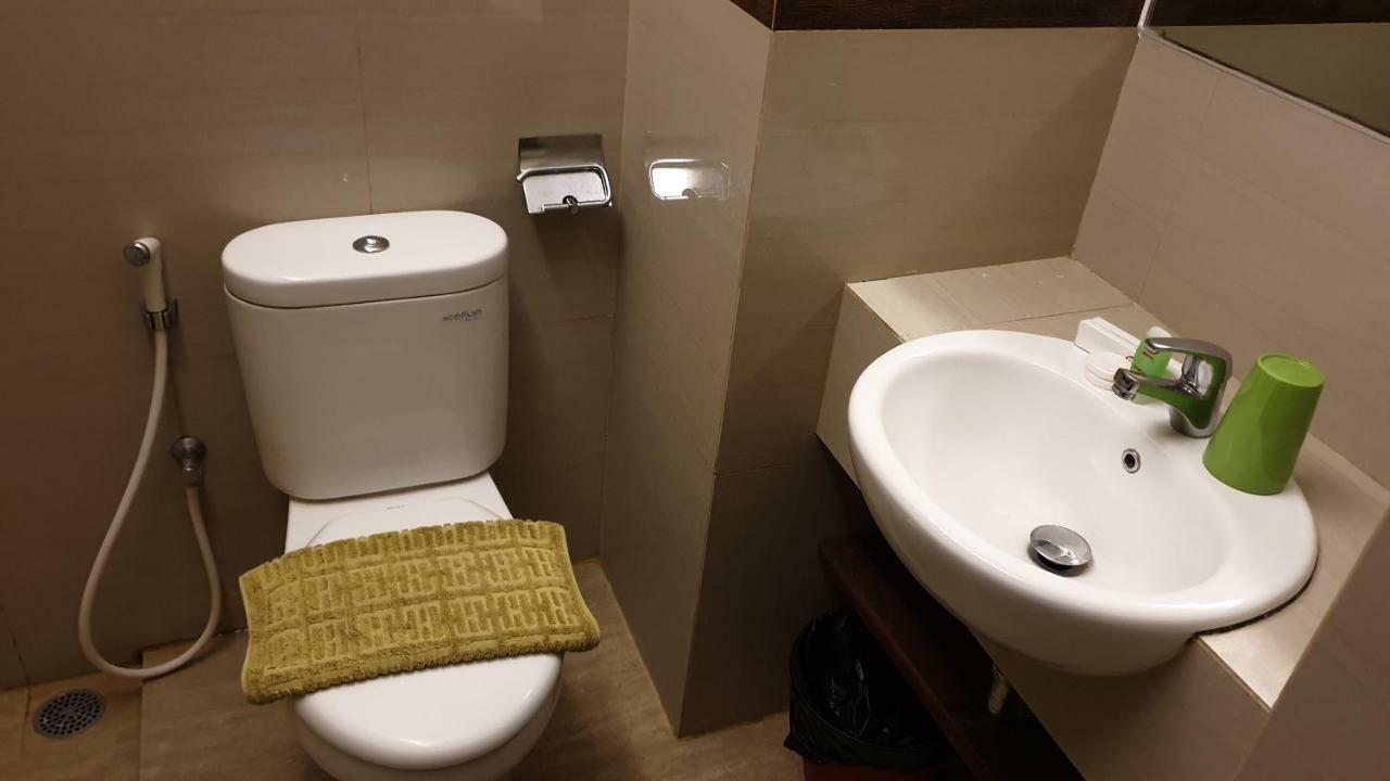 Biz Hotel City Center Ambon Eksteriør billede