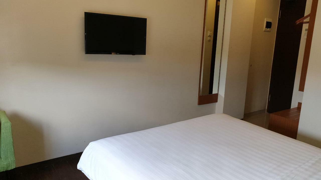 Biz Hotel City Center Ambon Eksteriør billede