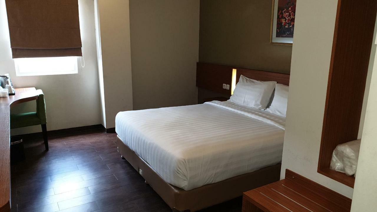 Biz Hotel City Center Ambon Eksteriør billede