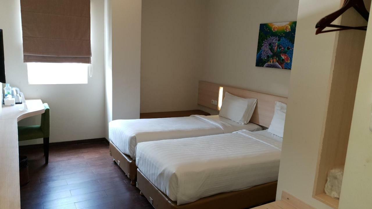 Biz Hotel City Center Ambon Eksteriør billede